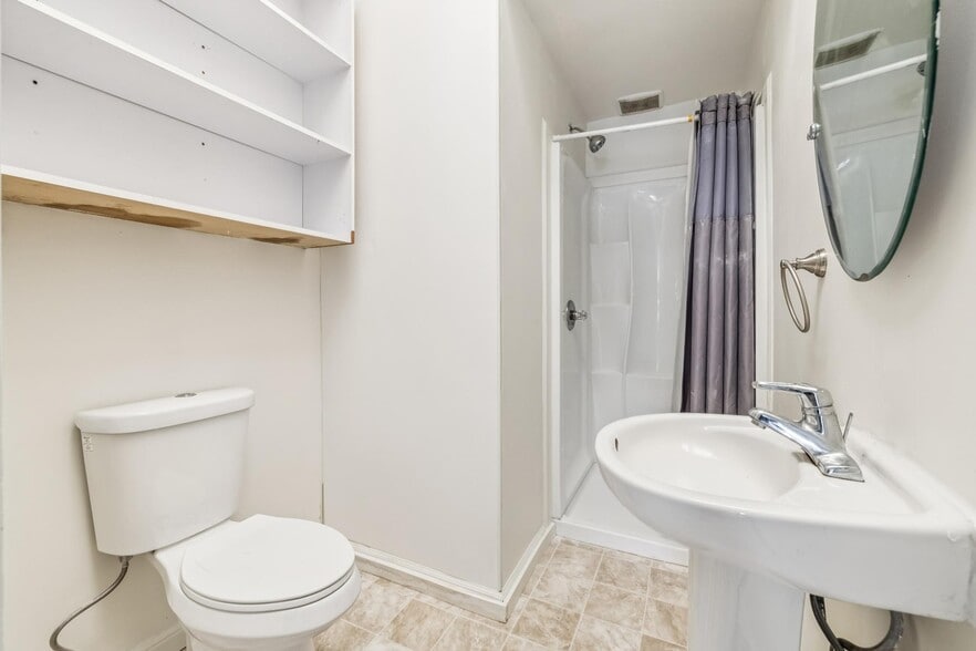 More Photos Of 2250 Jerrold Ave, San Francisco Warehouse For Sale