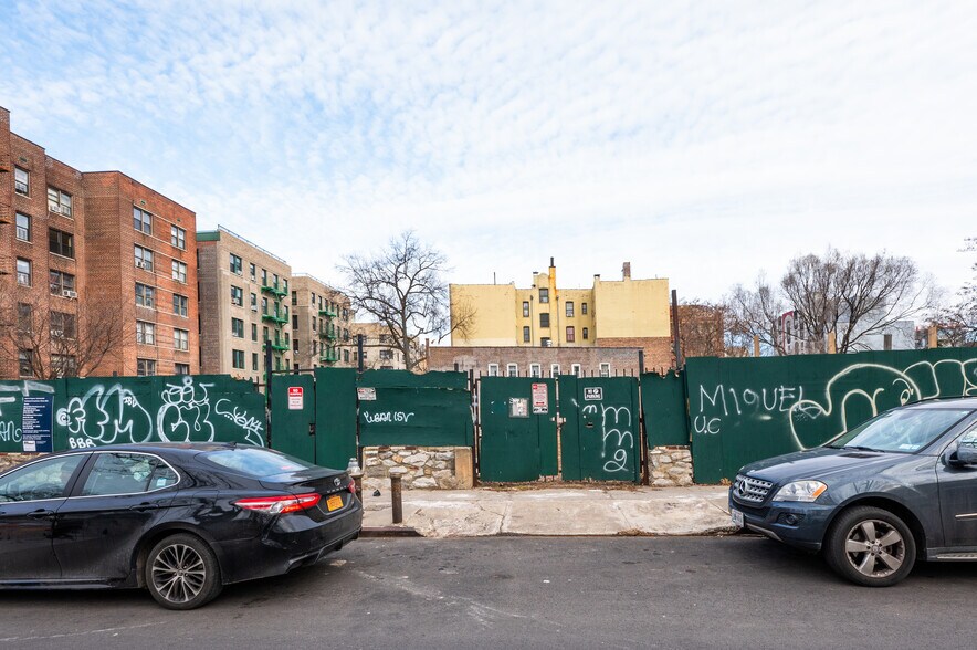 More Photos Of 231 Mount Eden Pky, Bronx Medical For Lease