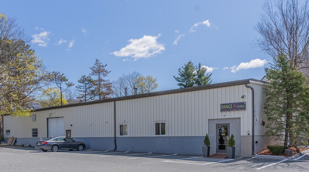 More Photos Of 10 Prescott St, Wellesley Warehouse For Lease