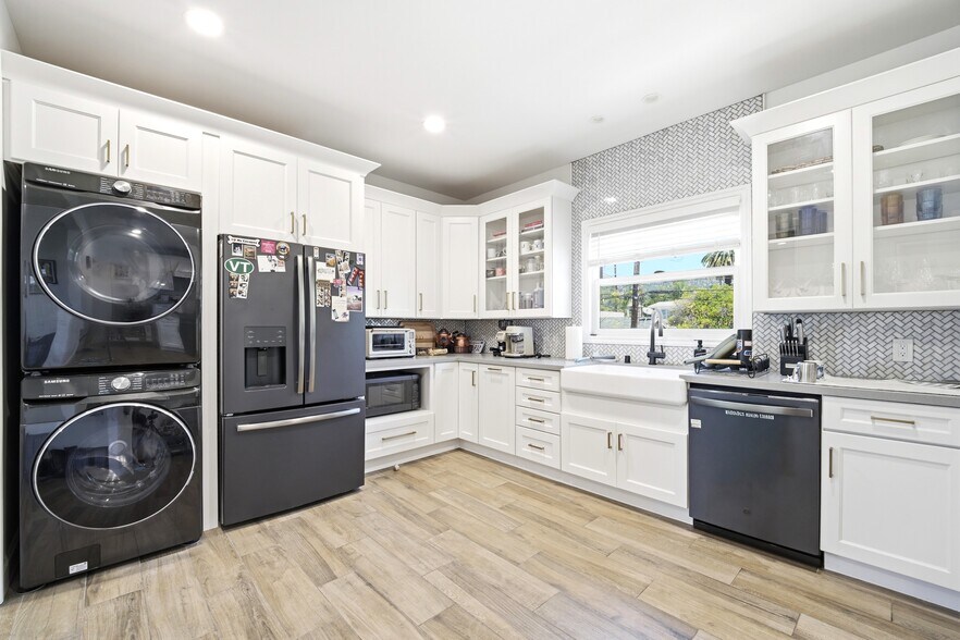 More Photos Of 4447 Finley Ave, Los Angeles Apartments For Sale