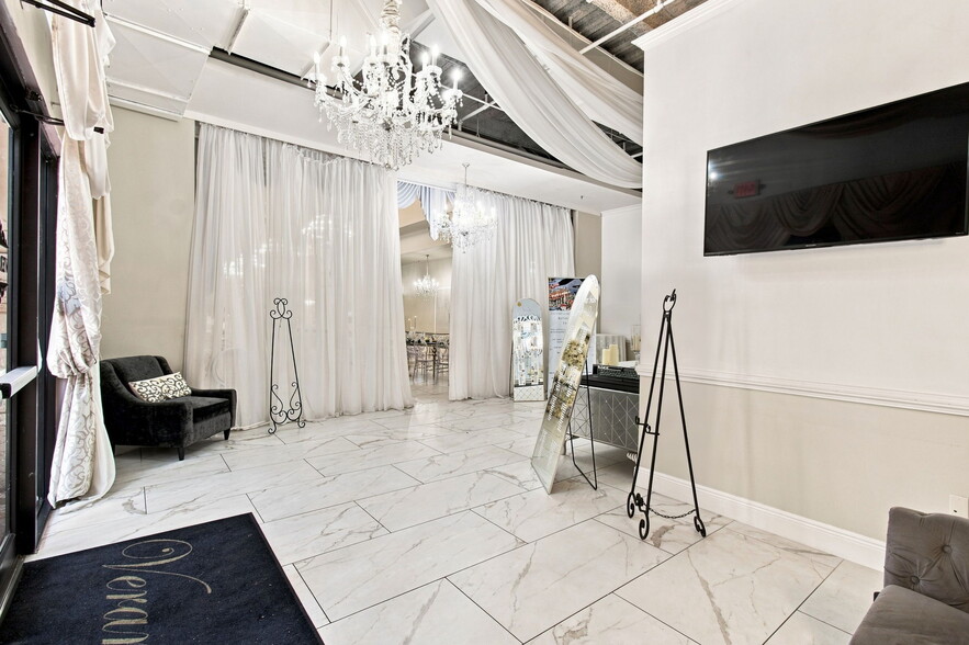 More Photos Of 7065 Westpointe Blvd, Orlando Medical For Sale