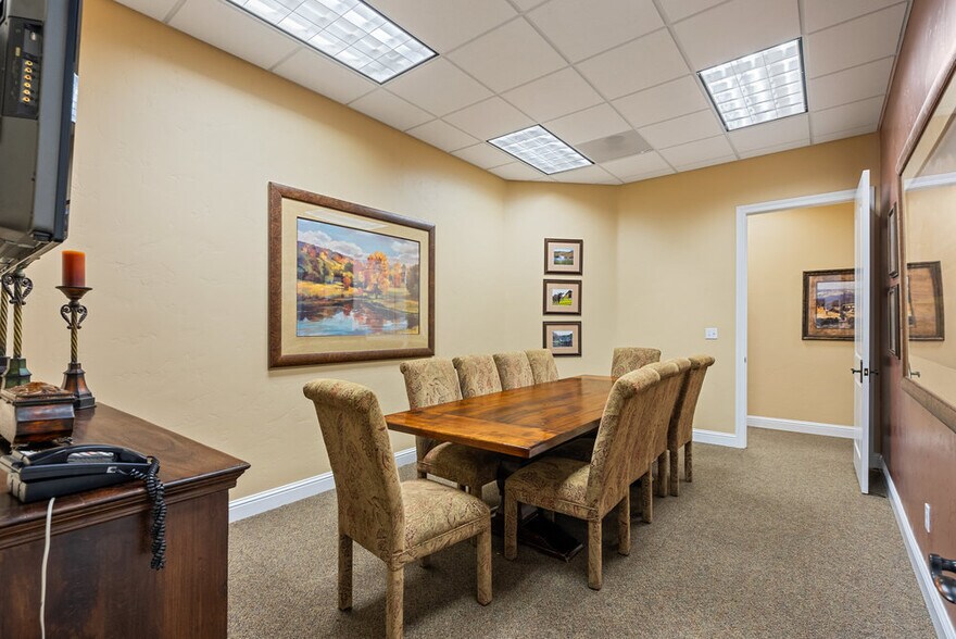More Photos Of 829 San Benito St, Hollister Office For Sale