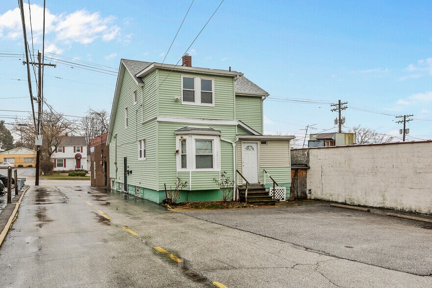 More Photos Of 5543 State Rd, Parma Freestanding For Sale