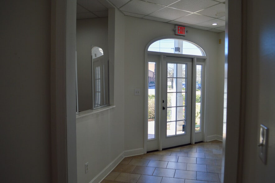 More Photos Of 3055 Lorna Rd, Birmingham Medical For Sale