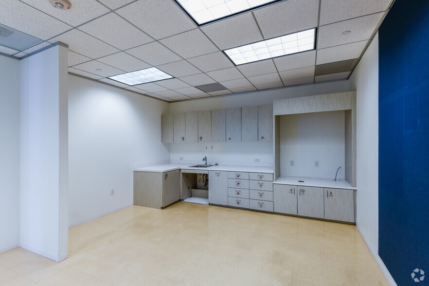 More Photos Of 1300 Post Oak Blvd, Houston Office For Lease