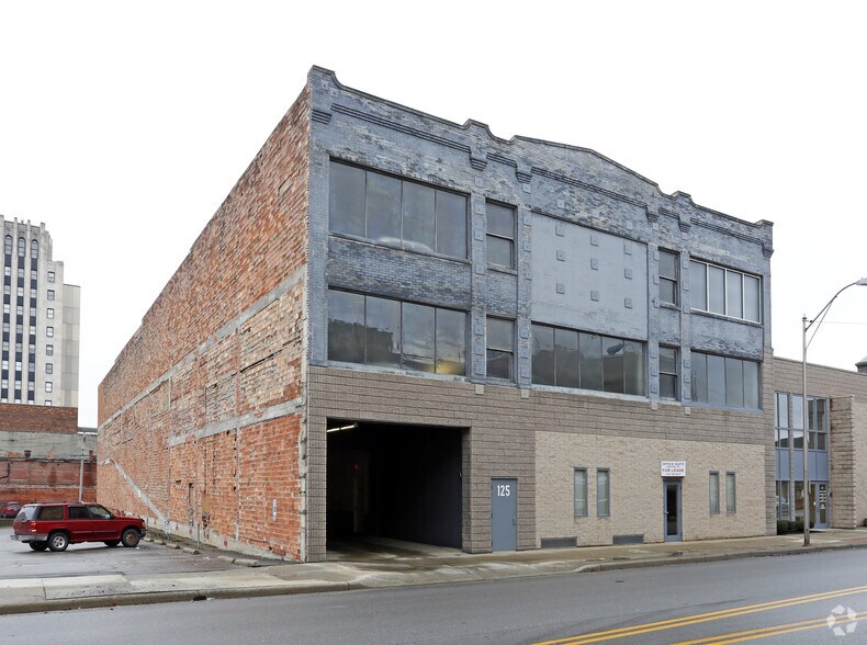 More Photos Of 125 W North St, Lima Office For Sale