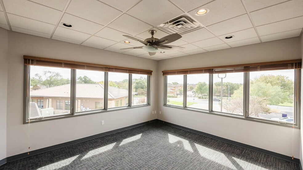 More Photos Of 2110 Boca Raton Dr, Austin Unknown For Lease