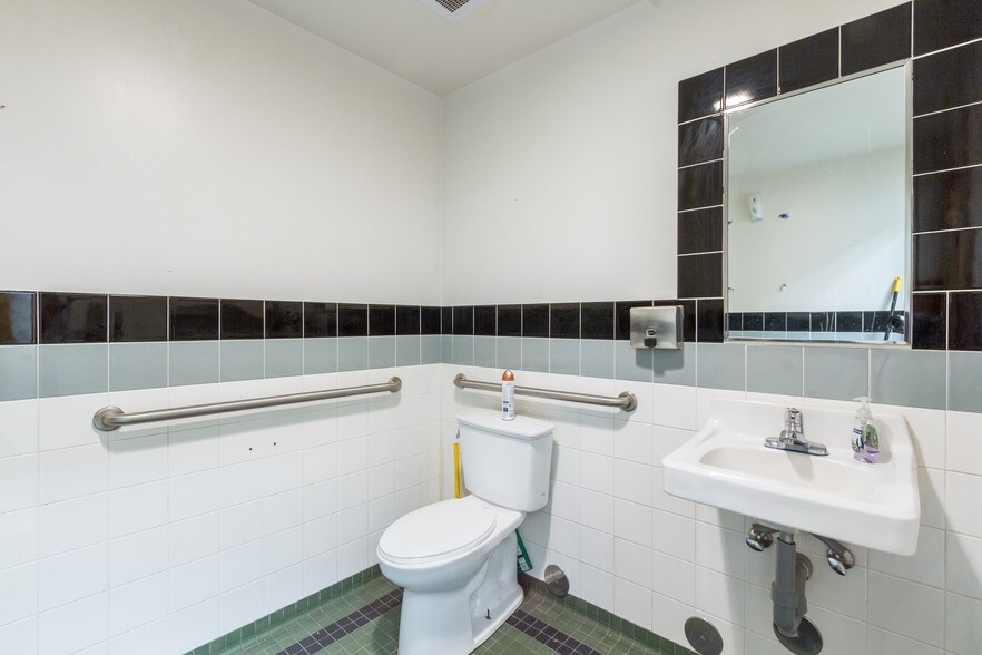 More Photos Of 814 W 1425 N, Layton Freestanding For Sale
