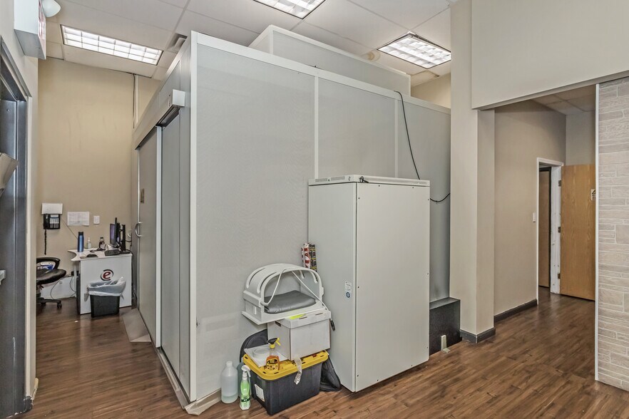 More Photos Of , Bayside Office For Sale