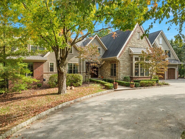 More Photos Of 1330 Oxford Rd, Bloomfield Hills Specialty For Sale