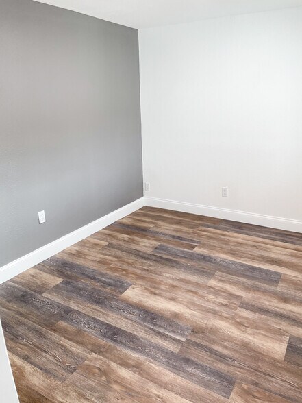 More Photos Of 1005 N Church Ave, Mulberry Medical For Lease