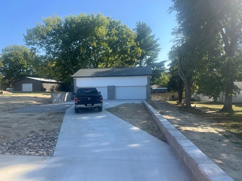 More Photos Of 205 Walker St, Franklin Multifamily For Lease