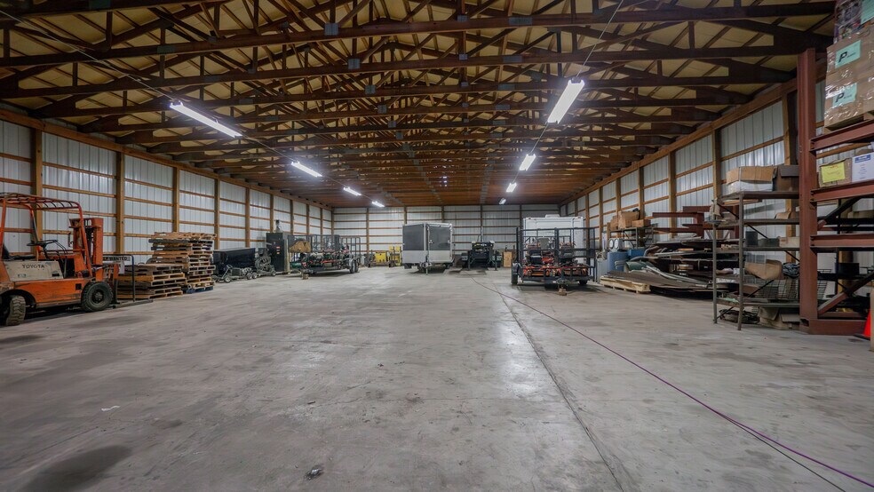 More Photos Of 1019 E Summit St, Crown Point Warehouse For Sale