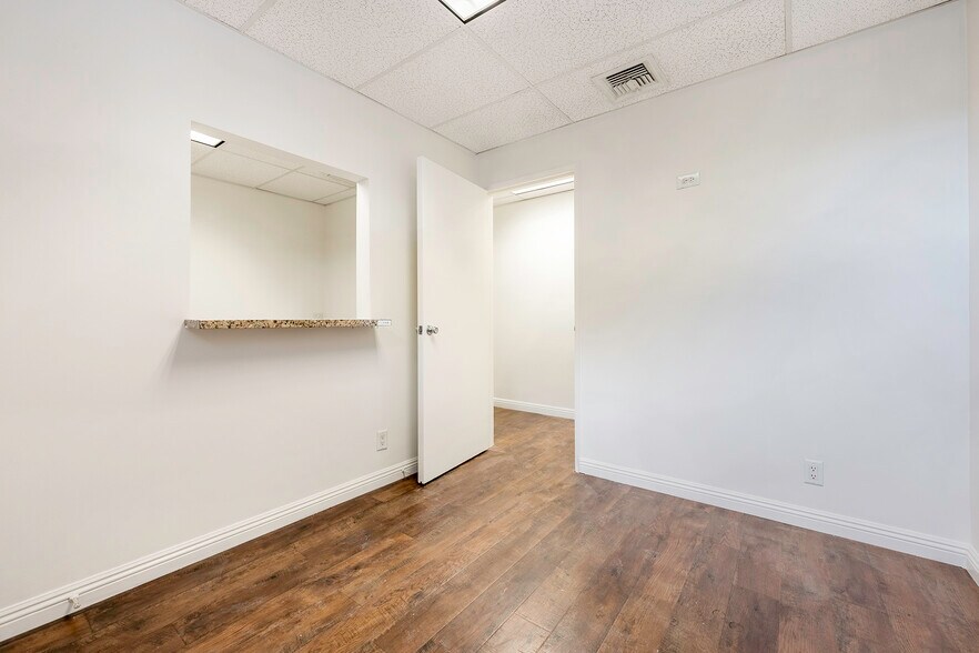 More Photos Of 2700 N Bellflower Blvd, Long Beach Medical For Lease
