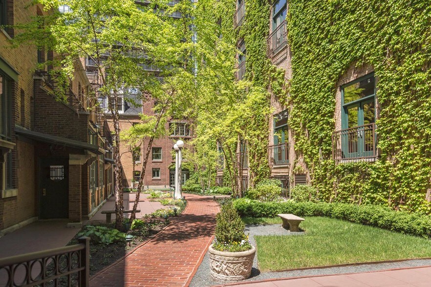 More Photos Of 12 E Ohio St, Chicago Office For Lease