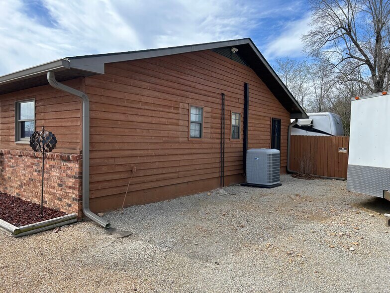 More Photos Of 4161 Hwy 62 SW, Mountain Home Restaurant For Sale