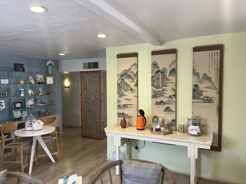 More Photos Of 219 E Lexington Ave, Phoenix Office Residential For Sale