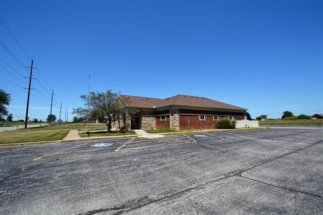 More Photos Of 7240 S US 231, Huntingburg Medical For Lease
