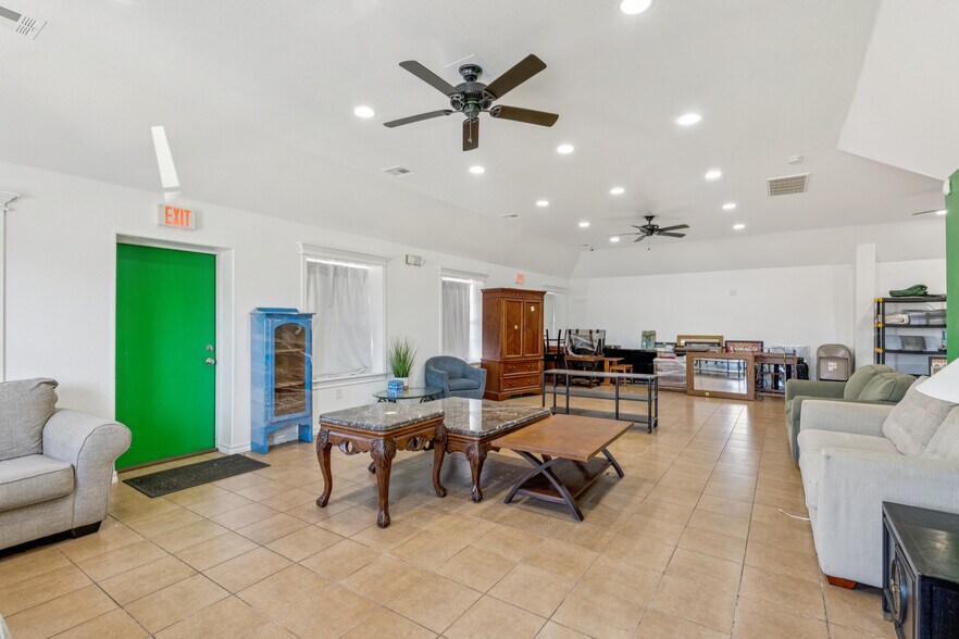 More Photos Of 862 W Taft Ave, Sapulpa Freestanding For Sale