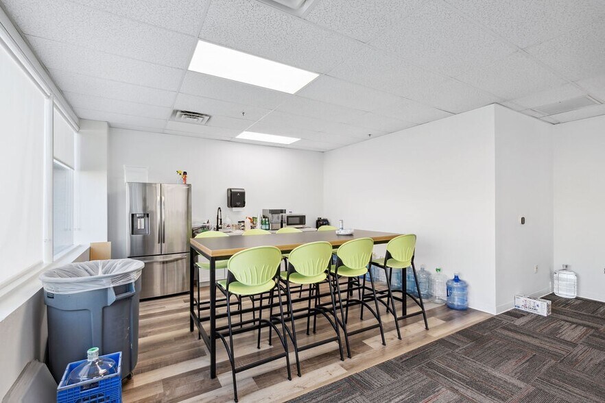 More Photos Of 1553 W Todd Dr, Tempe Office For Sale