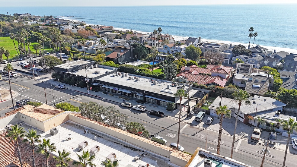 More Photos Of 23676-23712 Malibu Rd, Malibu Office For Lease