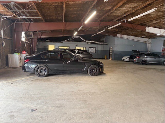 More Photos Of 9321 Meldrum Ln, Houston Light Distribution For Lease