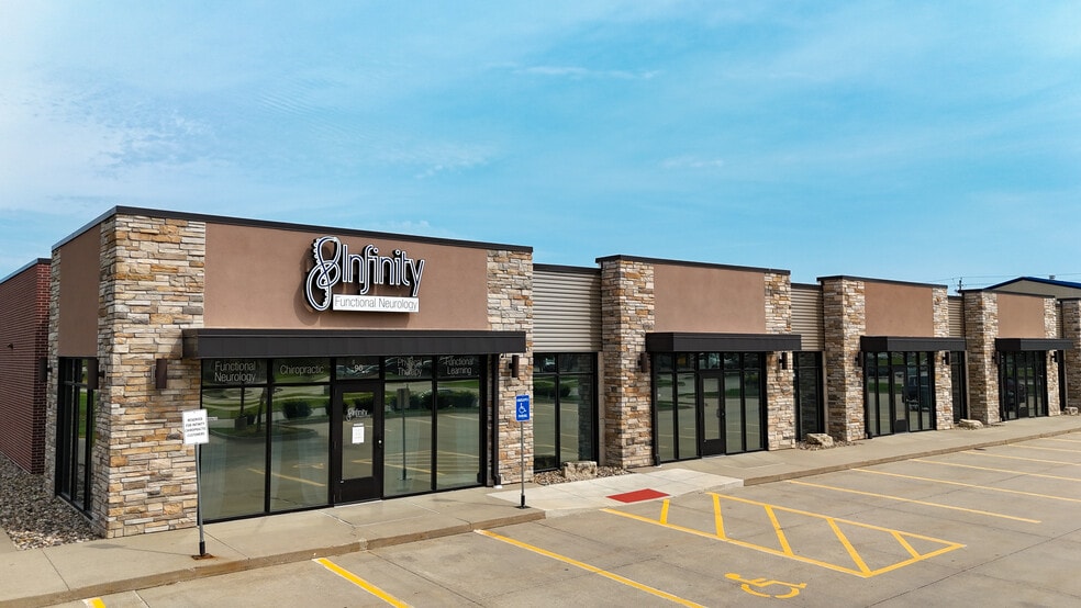 More Photos Of 55-95 Dartmoor Dr, Waukee General Retail For Lease