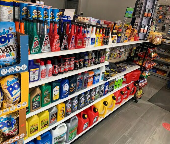 More Photos Of 789 Murray St, Wallaceburg Service Station For Sale