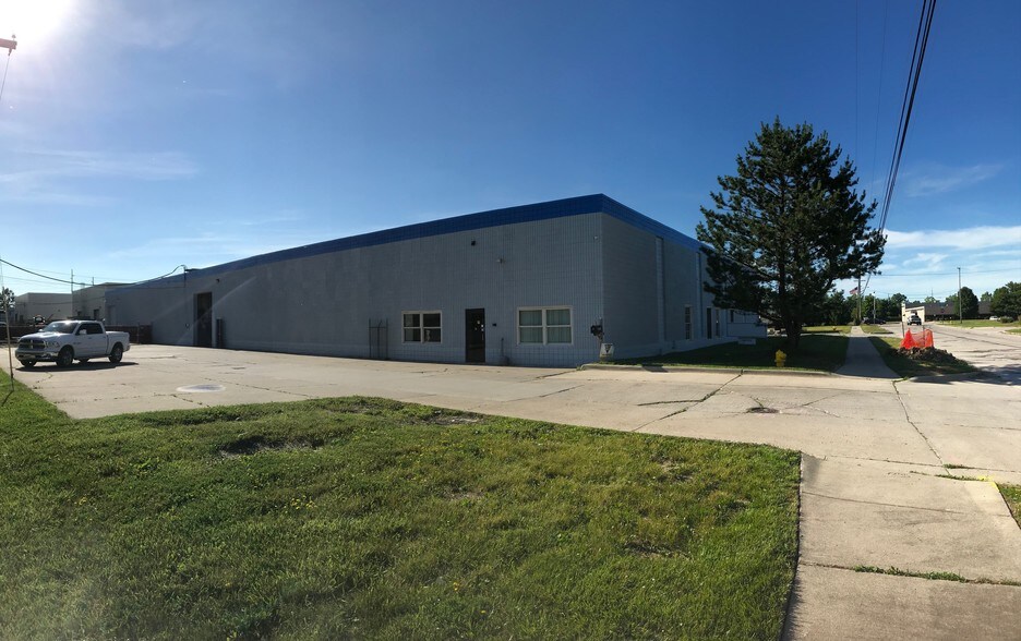 More Photos Of 46705 Erb Dr, Macomb Warehouse For Sale