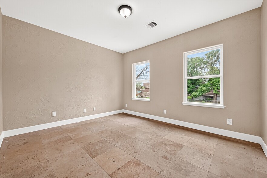 More Photos Of 14134 Packard St, Houston Specialty For Sale