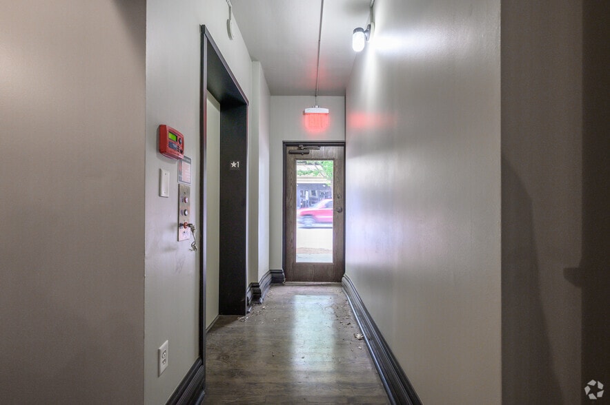 More Photos Of 907 Houston St, Fort Worth Loft Creative Space For Lease