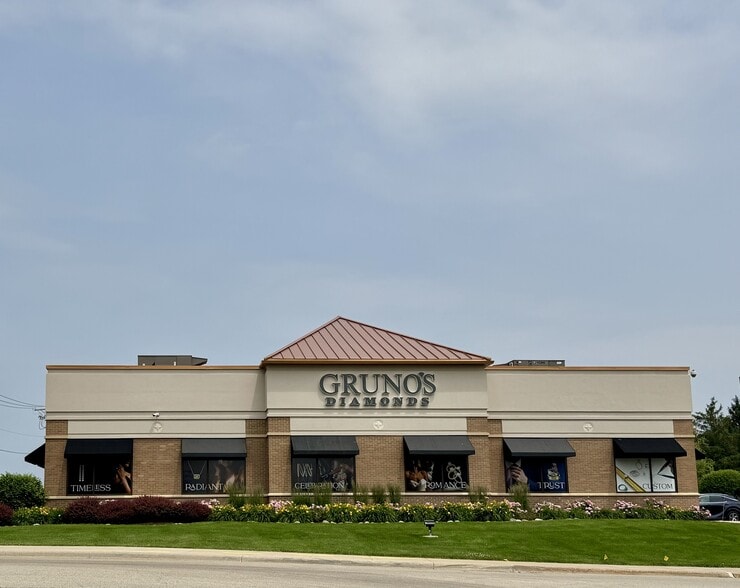 More Photos Of 801 N Perryville Rd, Rockford Freestanding For Lease