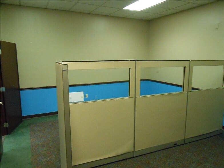 More Photos Of 526 E Bruceton Rd, Pittsburgh Medical For Lease