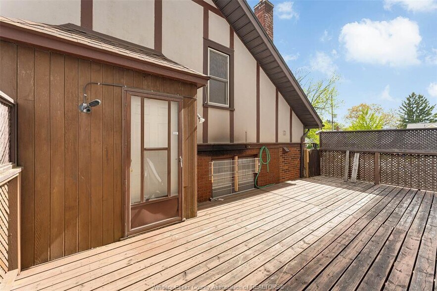 More Photos Of 1451 Ouellette Av, Windsor Office Residential For Sale