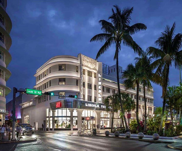 More Photos Of 541-551 Lincoln Rd, Miami Beach Storefront For Lease