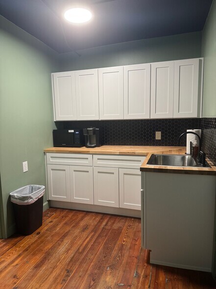 Primary Photo Of 103 S 2nd St, Leesburg Coworking Space