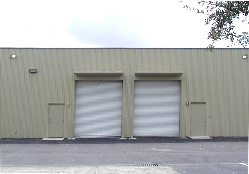 More Photos Of 5825-5845 NW 158th St, Miami Lakes Light Distribution For Lease