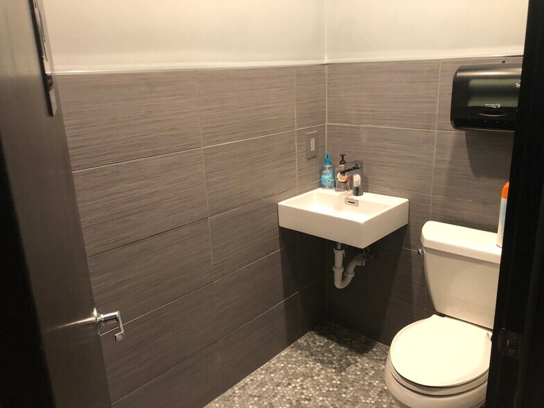 More Photos Of 3400 Malone Dr, Chamblee Apartments For Sale