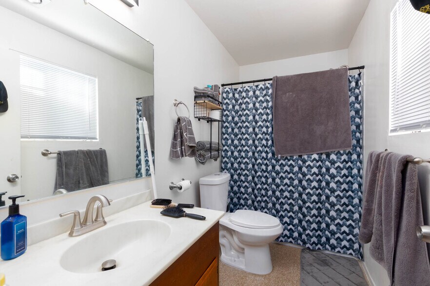 More Photos Of 4355 Iowa St, San Diego Apartments For Sale