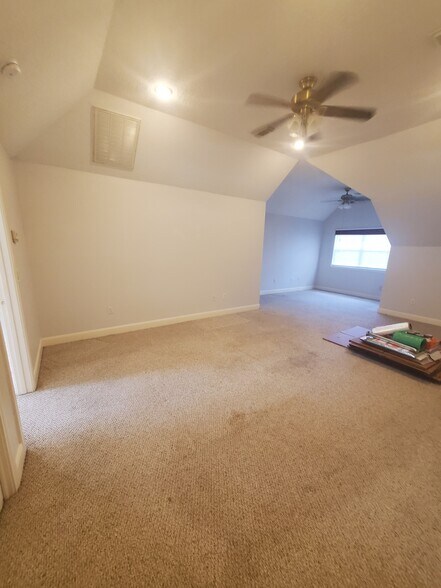 More Photos Of 1700 FM 517 Rd E, Dickinson Loft Creative Space For Lease