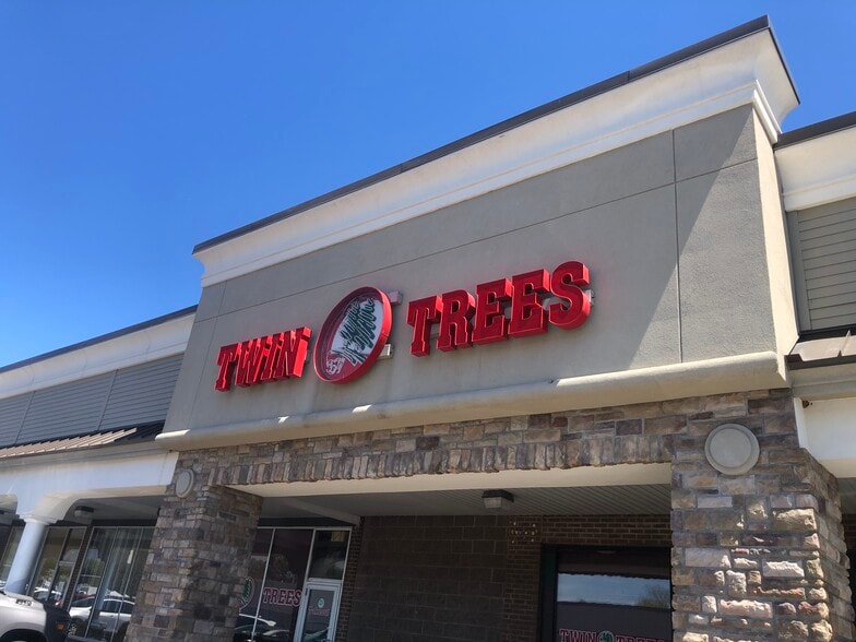 More Photos Of 7608 Oswego Rd, Liverpool Unknown For Lease