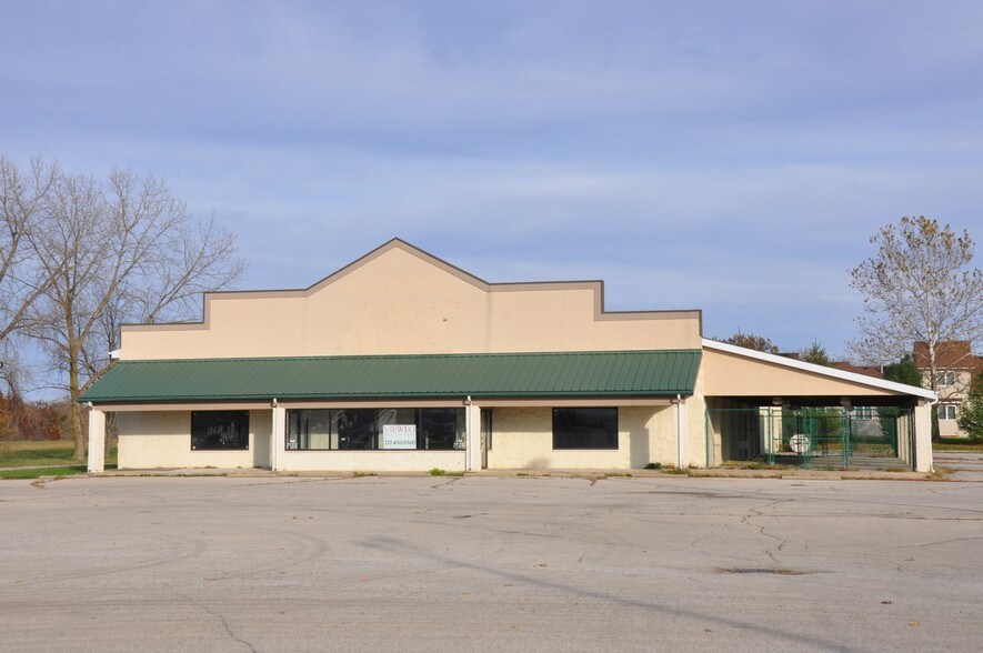 More Photos Of 200 Spitler Park Plz, Mount Zion Storefront Retail Office For Sale