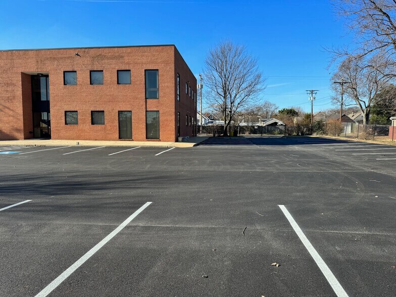 More Photos Of 14 NW Wellham Ave, Glen Burnie Office For Lease