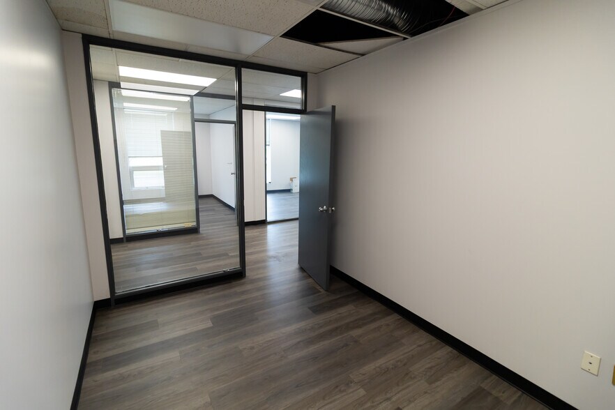More Photos Of 3501 23rd St NE, Calgary Warehouse For Lease