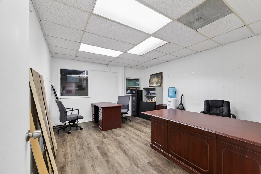 More Photos Of 1320 Almeda Genoa Rd, Houston Manufacturing For Lease