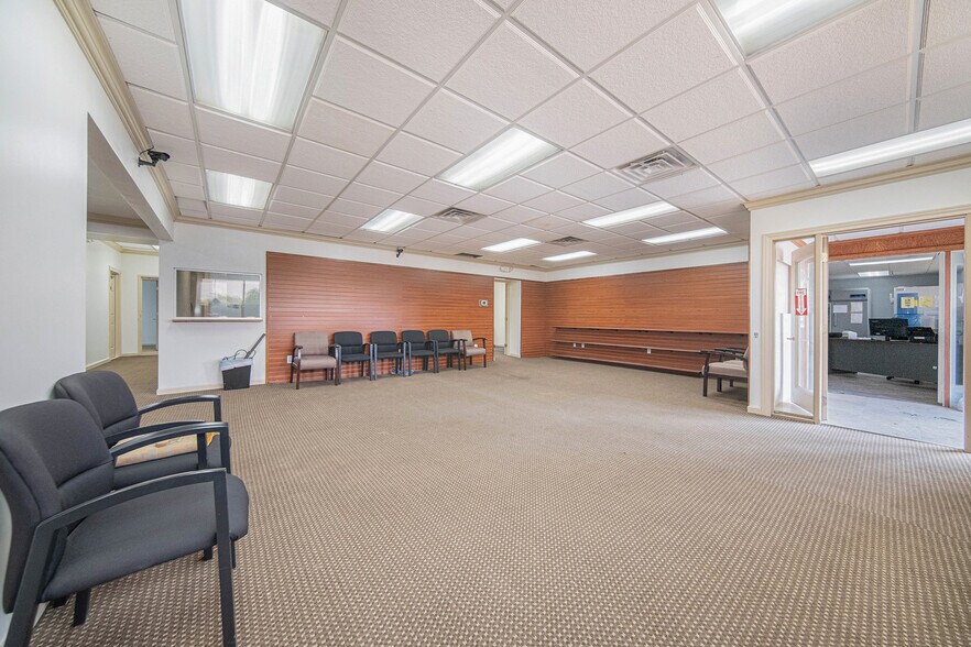More Photos Of 35540 W Michigan Ave, Wayne Office For Sale