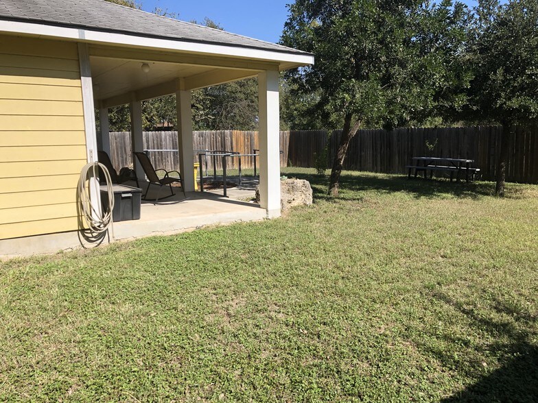 More Photos Of 2522 Holly Hill Dr, San Antonio Medical For Lease