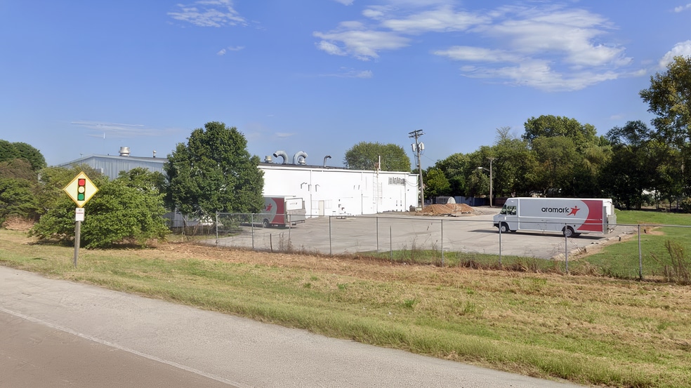 More Photos Of 2929 Emzee Ave, Granite City Warehouse For Sale