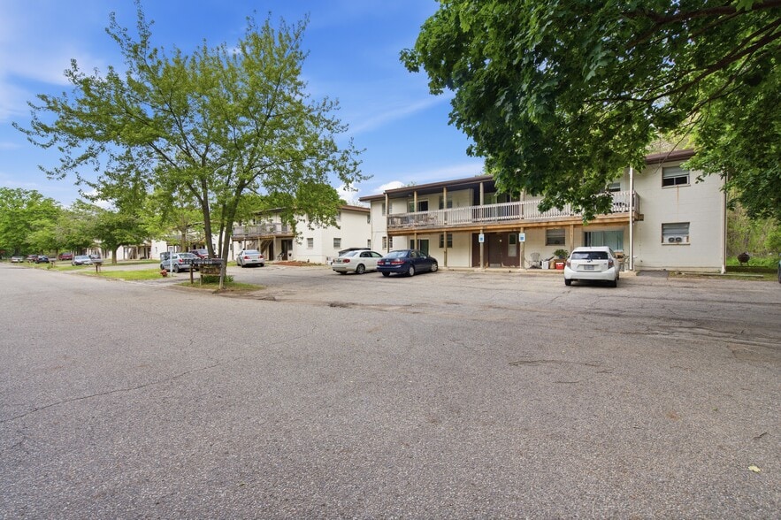More Photos Of 161 Gale Ave, Galesburg Apartments For Sale