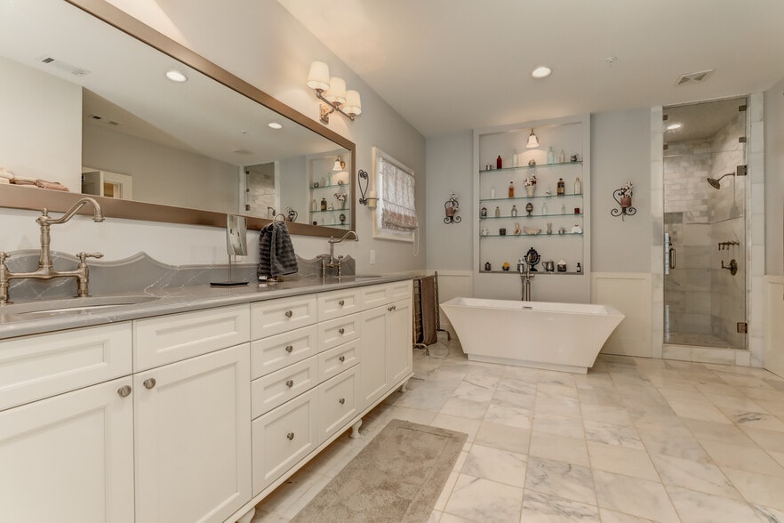 More Photos Of 2972 Lookout Pl NE, Atlanta Office Residential For Sale